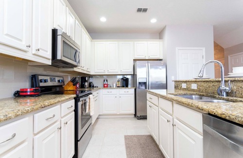 Veranda Palms House | 7-bedroom Family Home with Private Pool