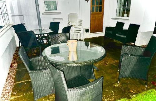 Porthcawl House | 7 Bedroom House - Hot Tub Garden Pets Events