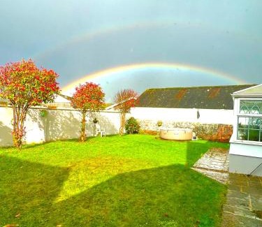 Porthcawl House | 7 Bedroom House - Hot Tub Garden Pets Events