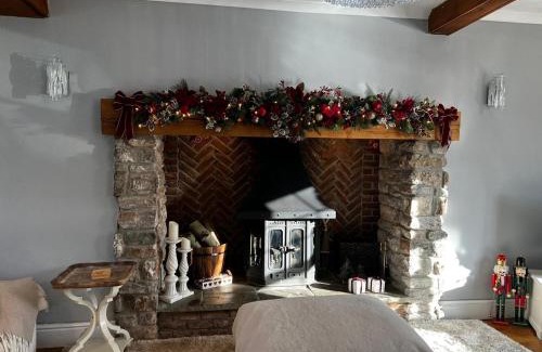 Porthcawl House | 7 Bedroom House - Hot Tub Garden Pets Events