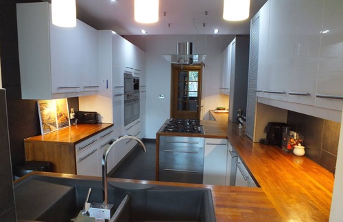 Sahorre House | 7-bedroom house with pool, excellent facilities and stunning mountain views