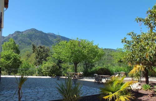 Sahorre House | 7-bedroom house with pool, excellent facilities and stunning mountain views