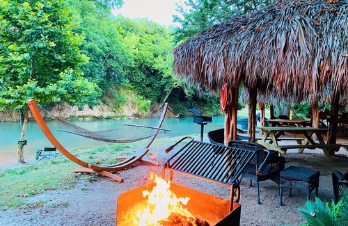 Prairie Lea Cabin | 7 Blue River Camp - Glamping Cabin