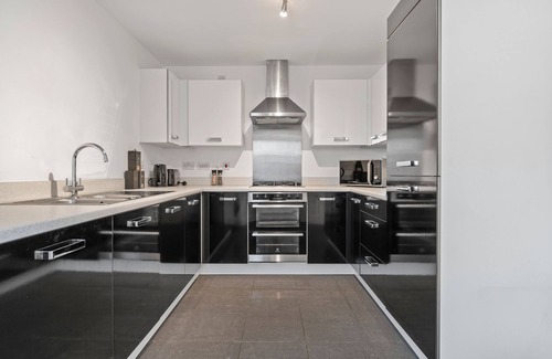 Havering House | 7 Guests - Hot Tub - 3 Bed House