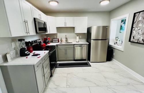 Edgewood Apartment | #7 Heated Pool, Private Patio & Grill