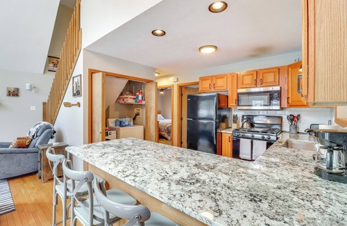 Albrightsville Cabin | 7 Mi to Big Boulder Mtn: Poconos Chalet w/Hot Tub