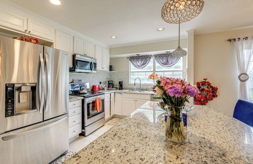 Oxon Hill-Glassmanor House | 7 Mi to National Harbor: Pet-Friendly Family Home