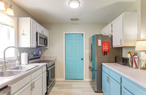 Hubert House | 7 Mi to Swansboro Boardwalk: Hubert Rental w/Yard