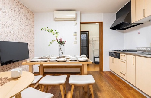 Konohana House | 7 mins from USJ1 mins walk from Nishikujo Station2023 renovationJapanese modern houseWIFIMax 11 - Nishikujo House/Osaka Ōsaka