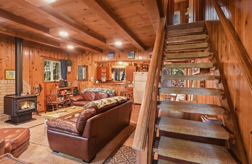 Chamberlands House | 7 minute walk to beach | Chambers Landing Chalet