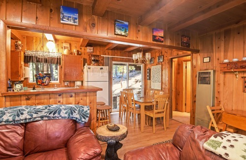 Chamberlands House | 7 minute walk to beach | Chambers Landing Chalet