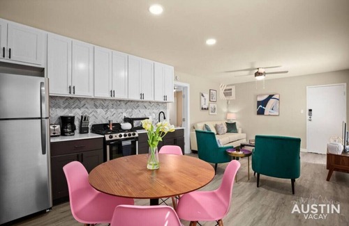 Westfield Apartment | 7-Minute Walk to Deep Eddy Pool! Parking + Grill