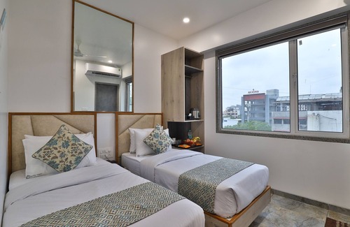 Surat Hotel | 7 Orbit Hotel Surat