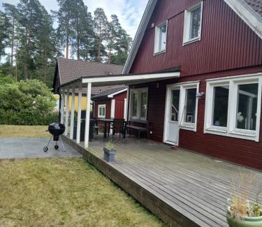Berga Villa | 7 sovrum 7 bäddar 9 sovplatser