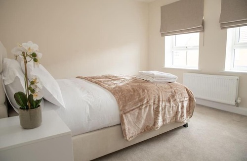 Milton Keynes House | 7 Swiftsure - 4 Bedroom Luxury and Spacious Home