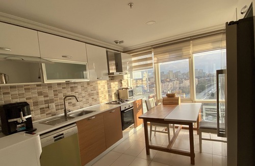 Bayrampasa Apartment | 70% off 3- months Large Lux Romatic 3B+2.5B Duplex Penthouse:5min Metro Bus Tram