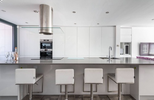 Heworth Apartment | 73 East Parade, Cherry Tree Apt · Modern 3-bed Duplex Apt in York with 75 inch TV I Pass The Keys