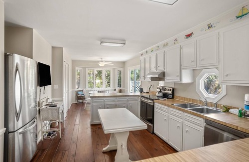 Saint Helena Island House | 769 Marlin Dr