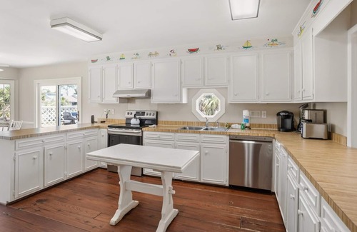 Saint Helena Island House | 769 Marlin Dr