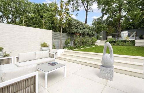 Westbourne Green House | 7bed Notting Hill w/garden, games room & parking