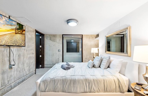 Northeast Coconut Grove Villa | 7BR/6.5BTH Modern Miami Luxury Gem