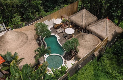 Umalas Villa | 7BR Villa - Pererenan - w/pool, gym, yoga Shala, sauna, ice bath, cinema & more.