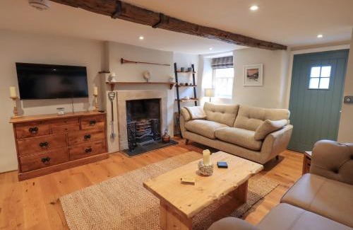 Ambleside House | 8 12 Church Street