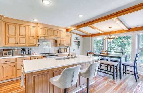 Columbia House | 8-Acre Retreat: Pool & Stunning Mt Lassen View!