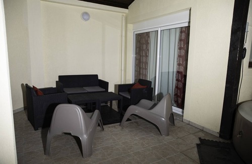 Chateau-Renard House | 8 bedrooms/6-seater jacuzzi/petanque/billiards/babyfoot 1h30 from Paris