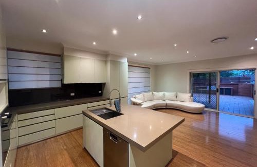 Beecroft House | 8 Blue Room