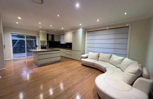 Beecroft House | 8 Blue Room