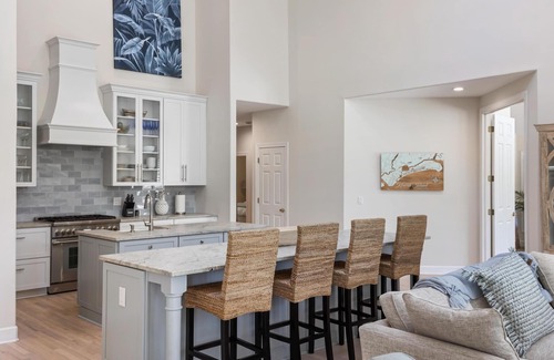 West Beach House | 8 Greensward: 4BR Home, Golf/Lagoon Views, Bike to Beach, Beach Gear/Bike Credit