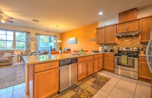 Kissimmee House | 8 Guest/Private Pool/Gated Community/Driveway Parking