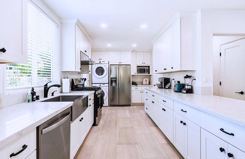 Fullerton House | 8 Min to Disney: Family Fun Home w/Firepit & Climbing Dome