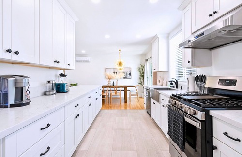 Fullerton House | 8 Min to Disney: Family Fun Home w/Firepit & Climbing Dome