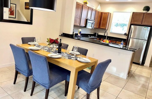 Kissimmee Resort | 8 Minutes to Disney AMAZING Vacation House Private Heated HotTub Relaxing Resort