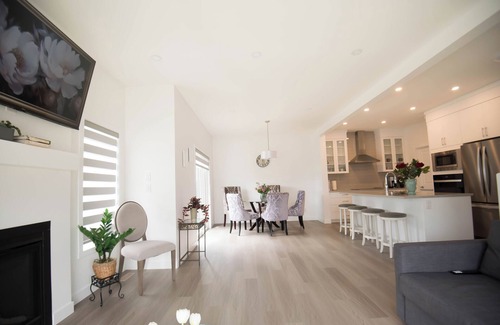 Airdrie House | 8 pax* NEW House *GYM* Garage parking*Airport*Dog friendly