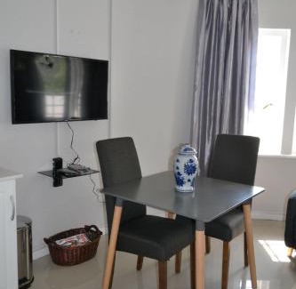 Woodmead House | 8 Woodmead Suites