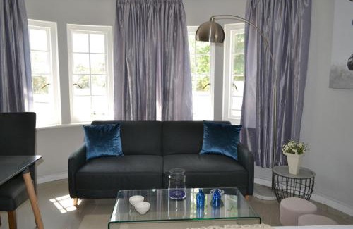 Woodmead House | 8 Woodmead Suites