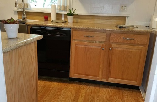 Downtown Klamath Falls House | 80+Day Stays⭐Cute Smarthome Granite Keurig HDTV WiFI WD Near Lake Golf