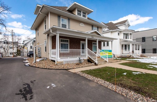 Kutzky Park Apartment | 8037-Walk to Mayo- Loft apt in the middle of Mayo campus