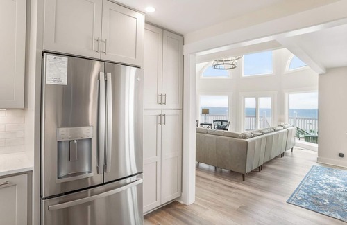 Saint Helena Island House | 805 Marlin Dr