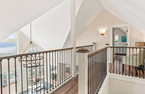 Saint Helena Island House | 805 Marlin Dr