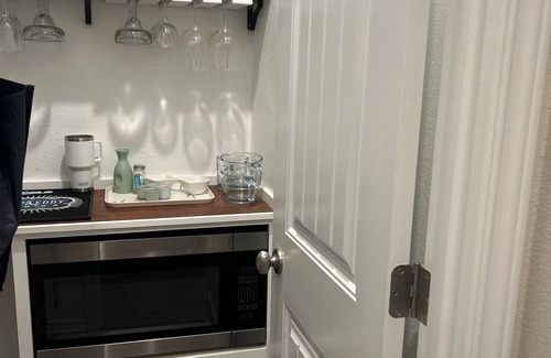 Wolfforth House | 806 House! 3/2 home in welcoming Wolfforth with AC, WIFI, TV, + filtered water