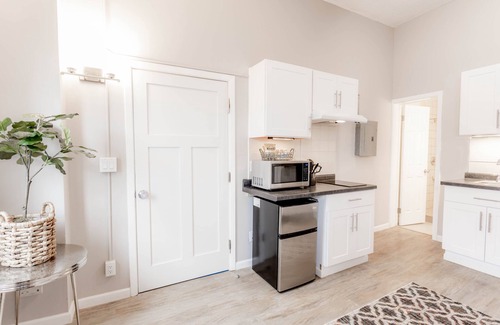 Kutzky Park Apartment | 8071-Studio in heart of Rochester - Step to MAYO