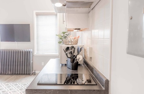 Kutzky Park Apartment | 8071-Studio in heart of Rochester - Step to MAYO