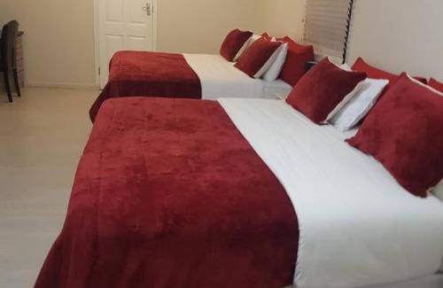 Komani Bed & Breakfast | 83 On Berry