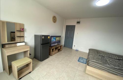 Kathu Apartment | 84 Bar & Guest House Room 5