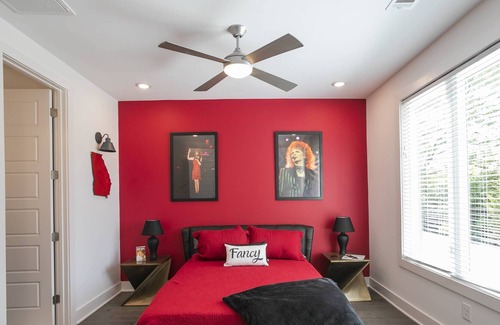 Inglewood Condo | 851 ~ 4 Private Luxury Suites ~ Miles to Downtown or Broadway ~ Great for Groups ~ 2 Car Garage