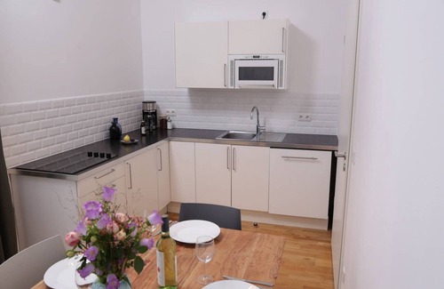 Prenzlauer Berg Apartment | 85QM MODERN DESIGN APARTMENT by BENSIMON (5)